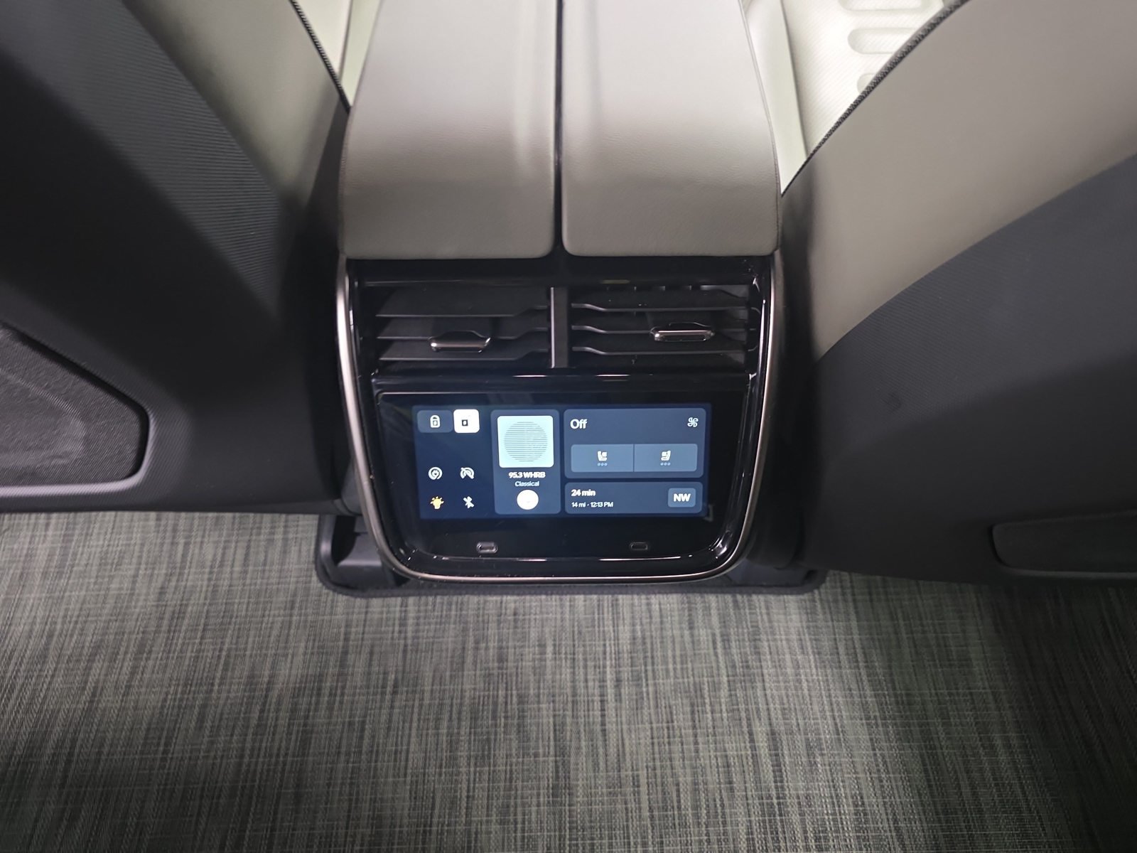 Used 2022 Rivian R1T Adventure AWD/4WD image 28