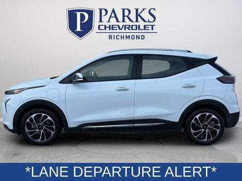 Used 2023 Chevrolet Bolt EUV Premier w/ Sun & Sound Package FWD image 4