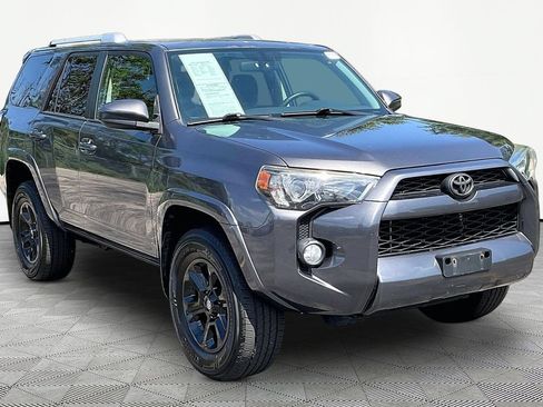 Used 2015 Toyota 4Runner SR5 AWD/4WD image 3
