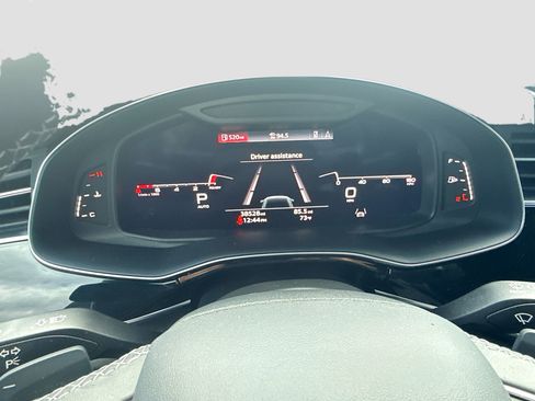 Used 2023 Audi Q8 Premium Plus image 39