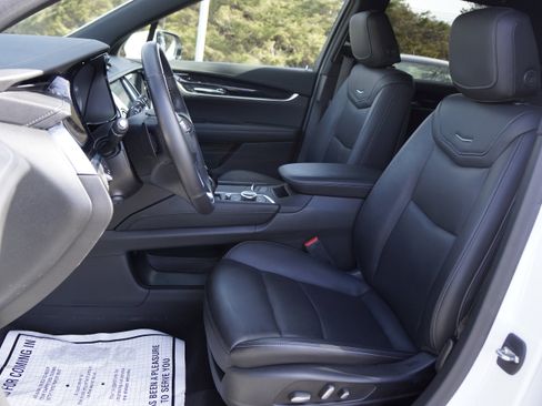 Used 2023 Cadillac XT6 Premium Luxury w/ LPO, Floor Liner Package image 23