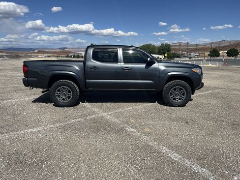 Used 2021 Toyota Tacoma SR AWD/4WD image 2