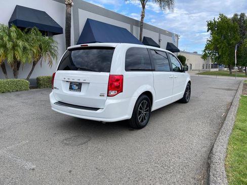 Used 2018 Dodge Grand Caravan GT FWD image 5