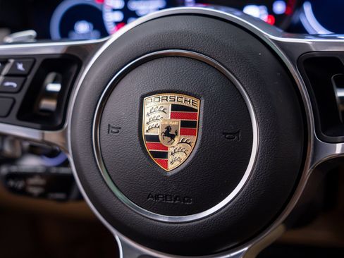 Used 2023 Porsche Cayenne AWD/4WD image 23
