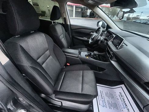 Certified 2024 Nissan Rogue SV FWD image 29