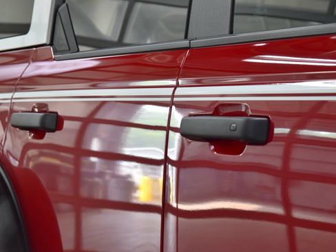 Used 2025 Ford Bronco Heritage Edition AWD/4WD image 15