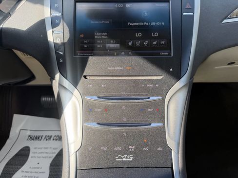 Used 2014 Lincoln MKZ image 32