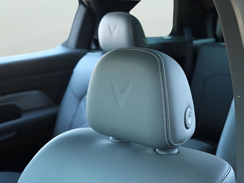 New 2024 VinFast VF 9 Plus AWD/4WD image 8