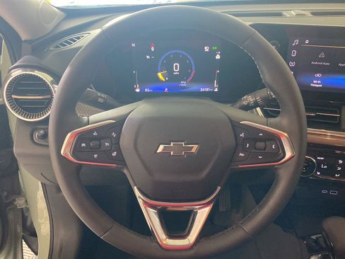 Used 2025 Chevrolet Trax ACTIV w/ Sunroof Package FWD image 38