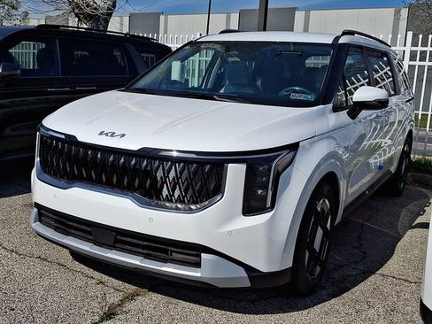New 2026 Kia Carnival EX FWD image 3