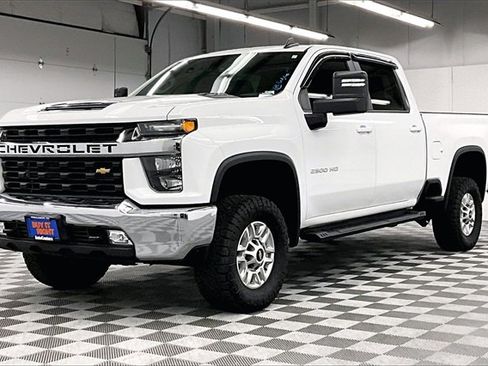 Used 2020 Chevrolet Silverado 2500 LT w/ Convenience Package image 11