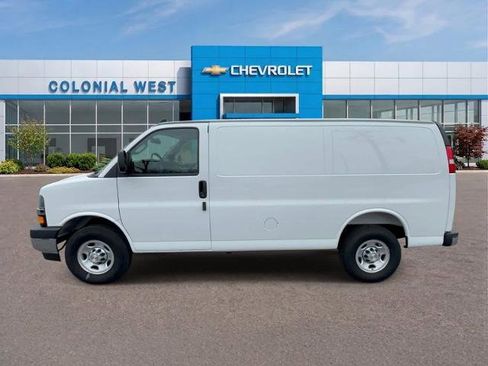Used 2025 Chevrolet Express 2500 w/ Driver Convenience Package RWD image 2