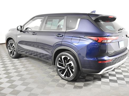 Used 2023 Mitsubishi Outlander SE image 8