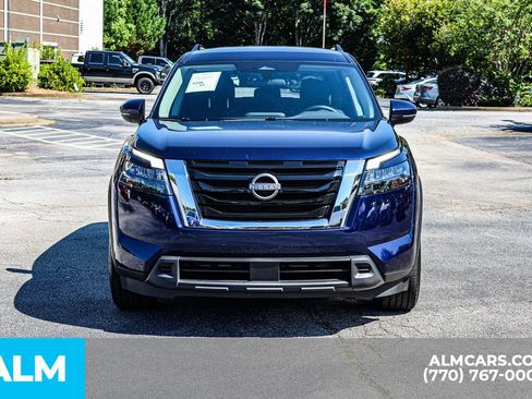 Used 2025 Nissan Pathfinder SV FWD image 11