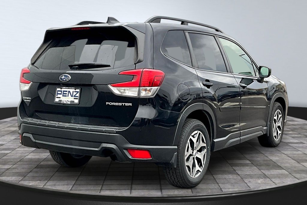 Used 2019 Subaru Forester Premium AWD/4WD image 6