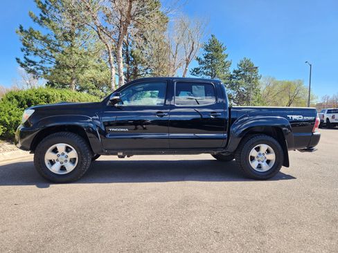 Used 2015 Toyota Tacoma 4x4 Double Cab w/ TRD Sport Package image 3