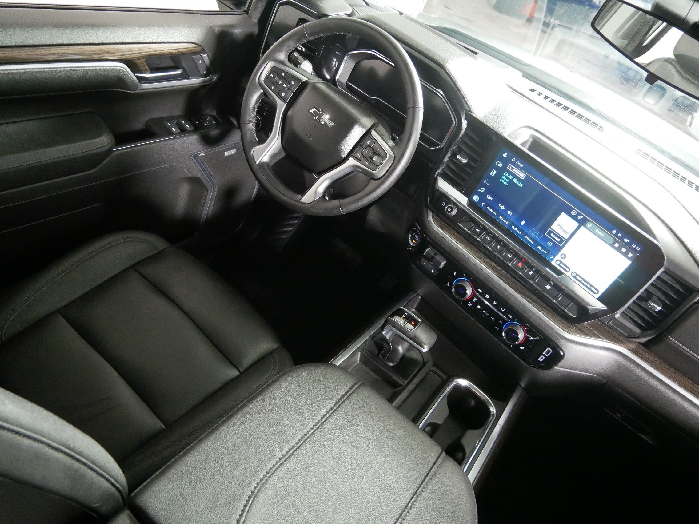 Used 2025 Chevrolet Silverado 1500 RST w/ RST All Star Premium Package AWD/4WD image 9