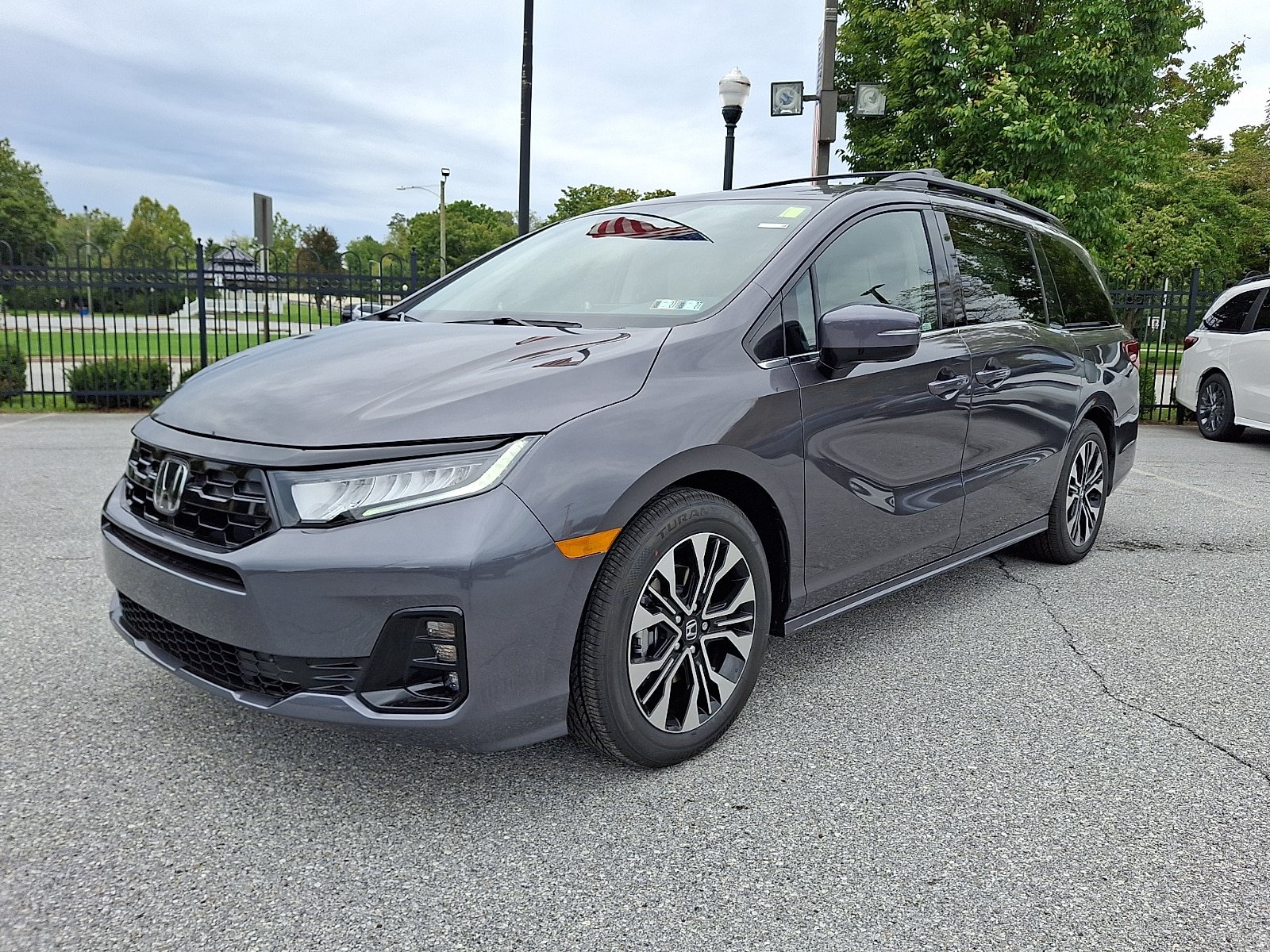 New 2027 Honda Odyssey Elite image 2
