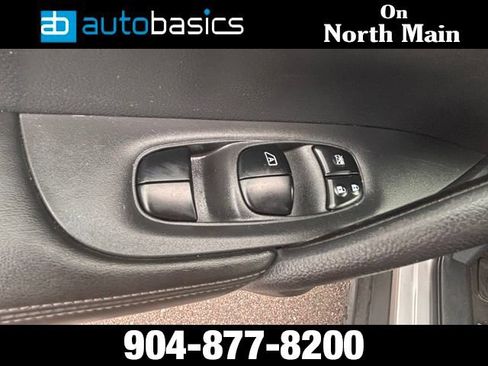 Used 2017 Nissan Rogue S AWD/4WD image 31