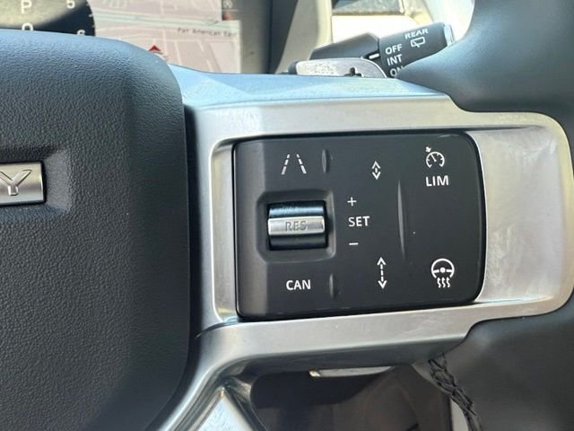 Used 2025 Land Rover Discovery S AWD/4WD image 18