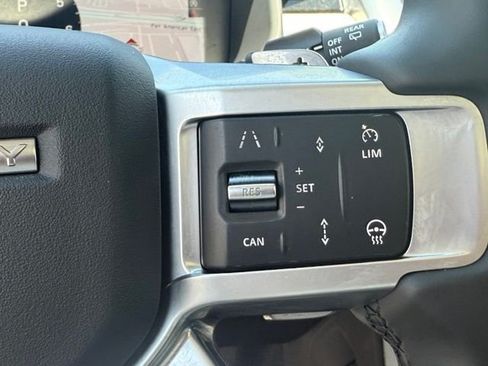 Used 2025 Land Rover Discovery S AWD/4WD image 18