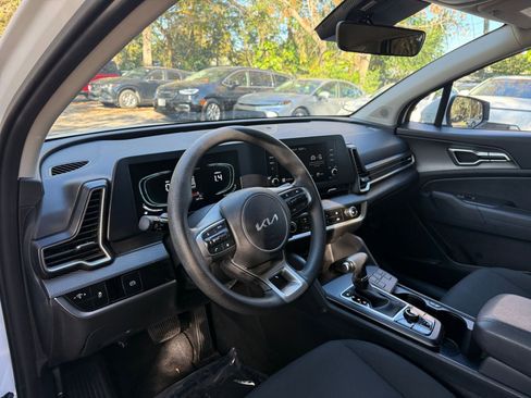 Used 2025 Kia Sportage LX image 29