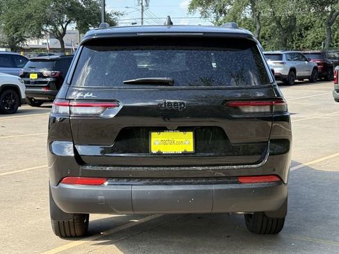 New 2025 Jeep Grand Cherokee L Altitude RWD image 6