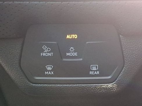 Used 2024 Volkswagen Atlas Cross Sport SE AWD/4WD image 25