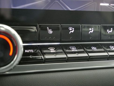 New 2026 GMC Canyon Elevation w/ Convenience Package image 23