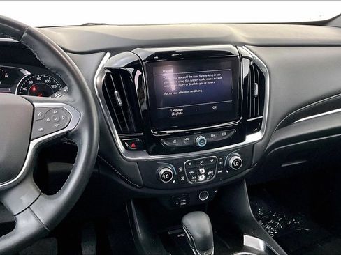 Used 2023 Chevrolet Traverse LT w/ LT Premium Package FWD image 8