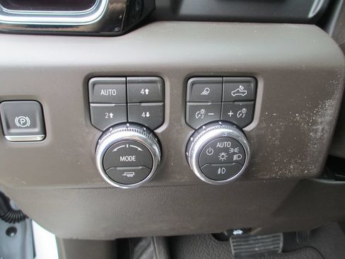New 2026 GMC Sierra 1500 Denali w/ Denali Reserve Package AWD/4WD image 19