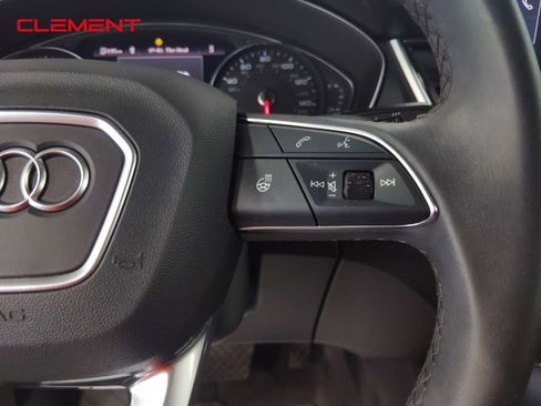 Used 2024 Audi Q5 2.0T Premium w/ Convenience Package image 12