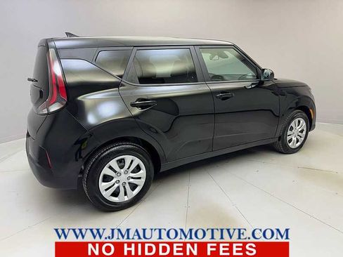 Used 2025 Kia Soul LX image 5