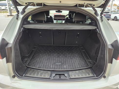 Certified 2024 Jaguar E-PACE R-Dynamic SE image 8