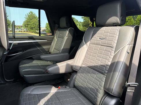 Used 2025 Cadillac Escalade V AWD/4WD image 9