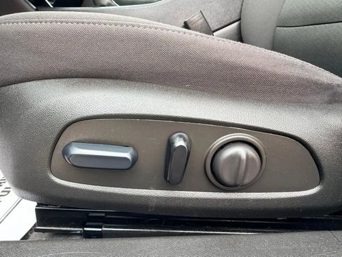 Used 2023 Chevrolet Malibu LT image 16