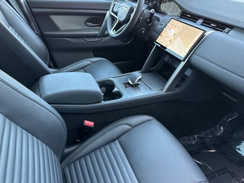 Certified 2025 Land Rover Discovery Sport Dynamic SE AWD/4WD image 17
