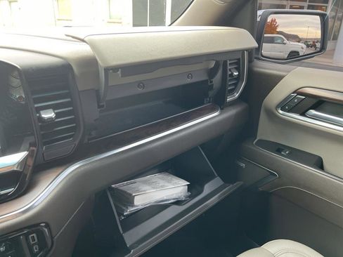 Used 2022 GMC Sierra 1500 SLT w/ SLT Convenience Package image 33