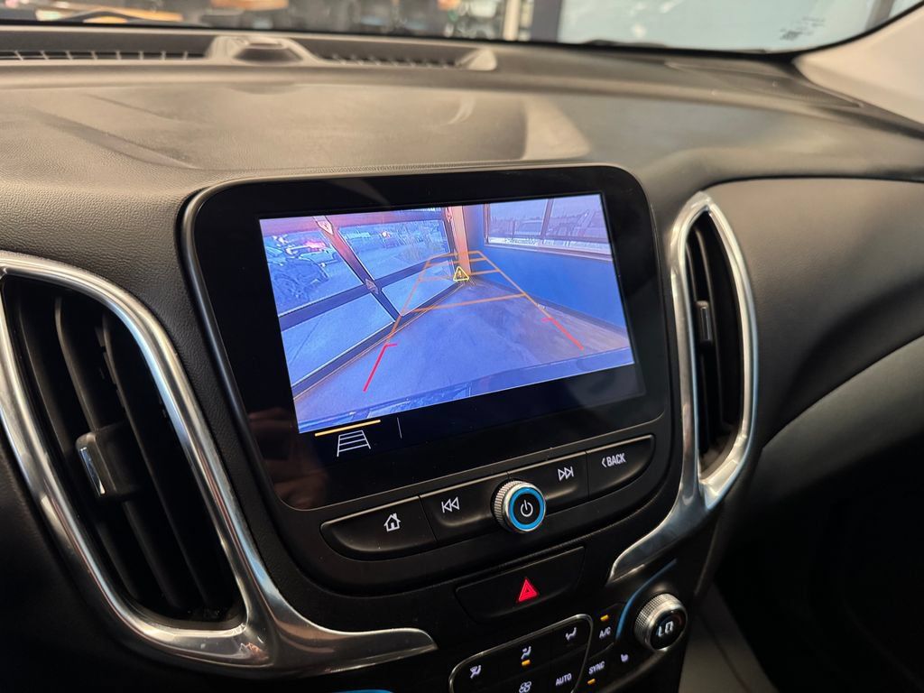 Used 2021 Chevrolet Equinox LT AWD/4WD image 15