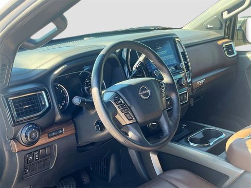 Used 2024 Nissan Titan Platinum Reserve w/ Moonroof Package image 9