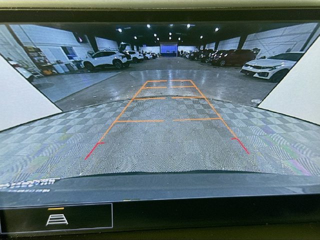 Used 2023 GMC Acadia SLT w/ Elevation Edition FWD image 16