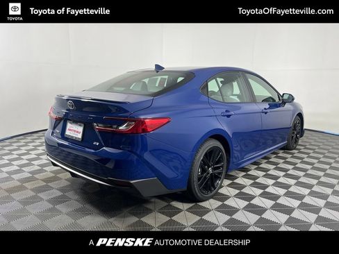 Used 2026 Toyota Camry SE w/ Convenience Package FWD image 5
