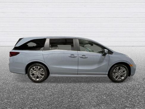 New 2026 Honda Odyssey Touring image 8
