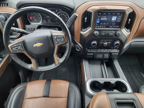 Used 2021 Chevrolet Silverado 1500 High Country w/ Technology Package AWD/4WD image 25
