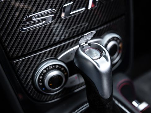 Used 2009 Mercedes-Benz SLR image 26