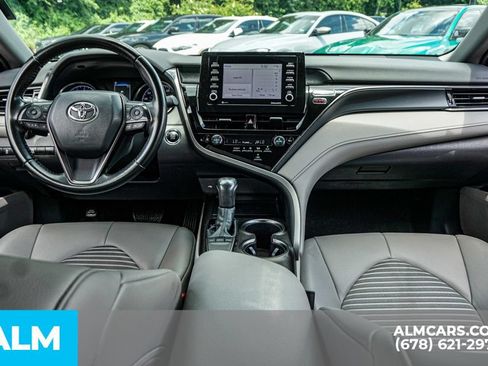 Used 2022 Toyota Camry SE w/ Convenience Package FWD image 25