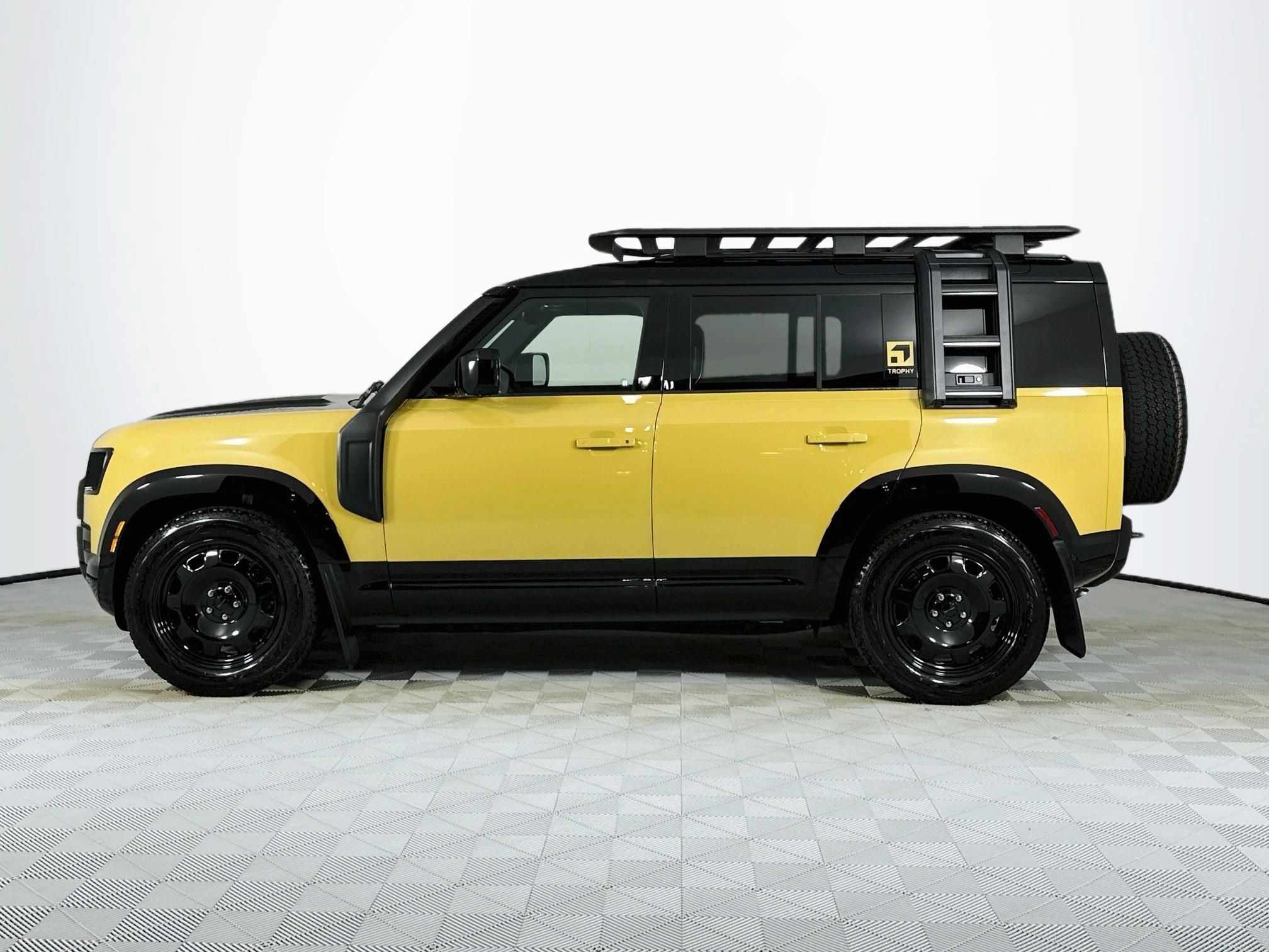 New 2026 Land Rover Defender 110 AWD/4WD image 8