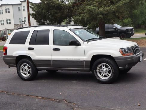 Used 2002 Jeep Grand Cherokee Laredo AWD/4WD image 2