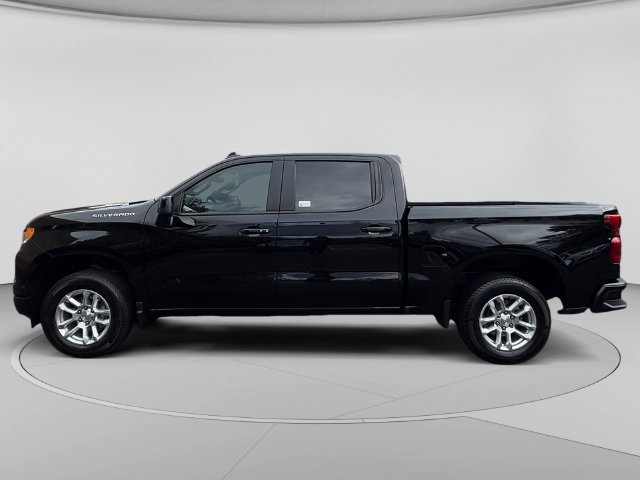 Used 2024 Chevrolet Silverado 1500 LT AWD/4WD image 2