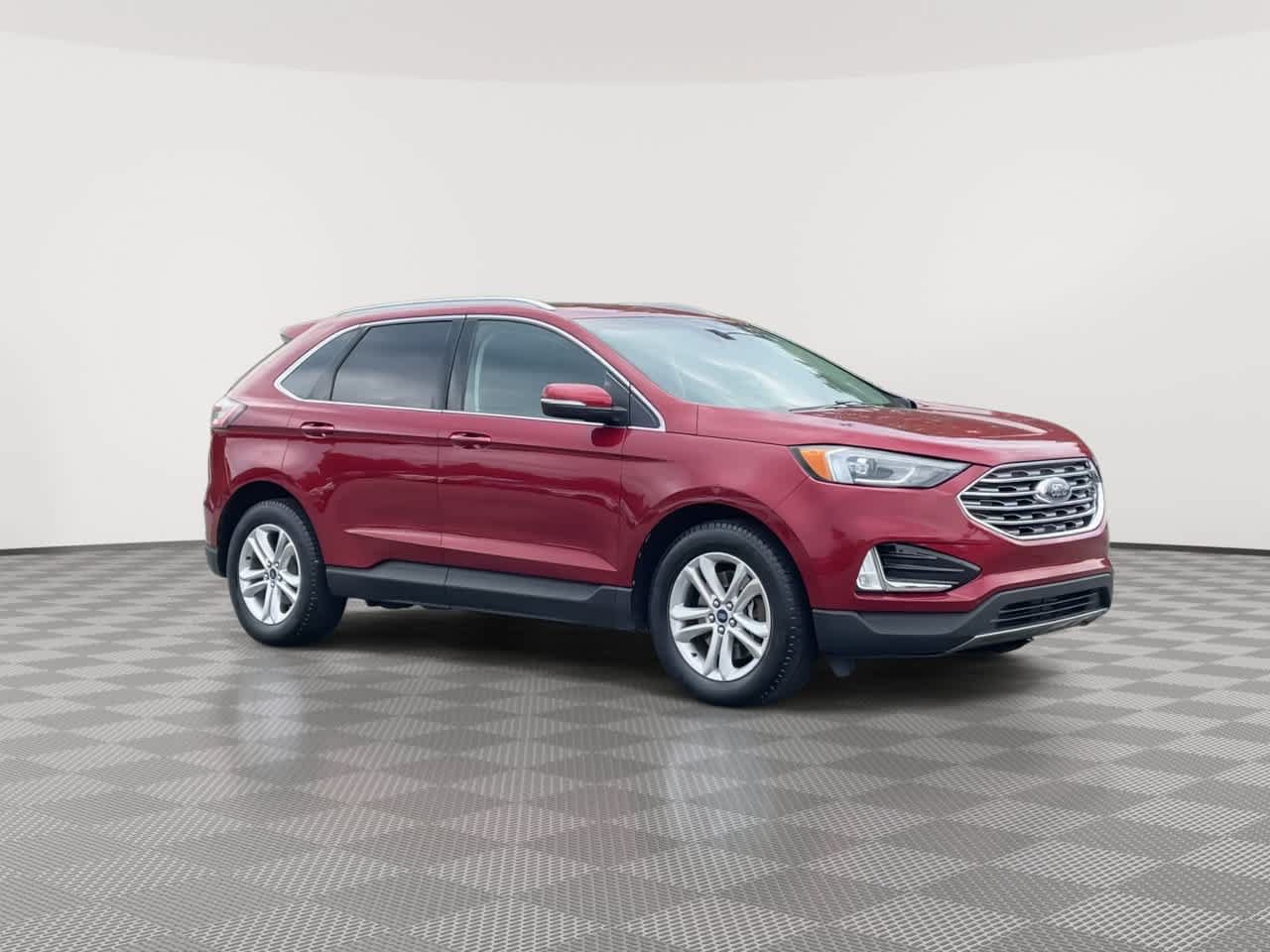 Used 2019 Ford Edge SEL w/ Equipment Group 201A AWD/4WD image 2